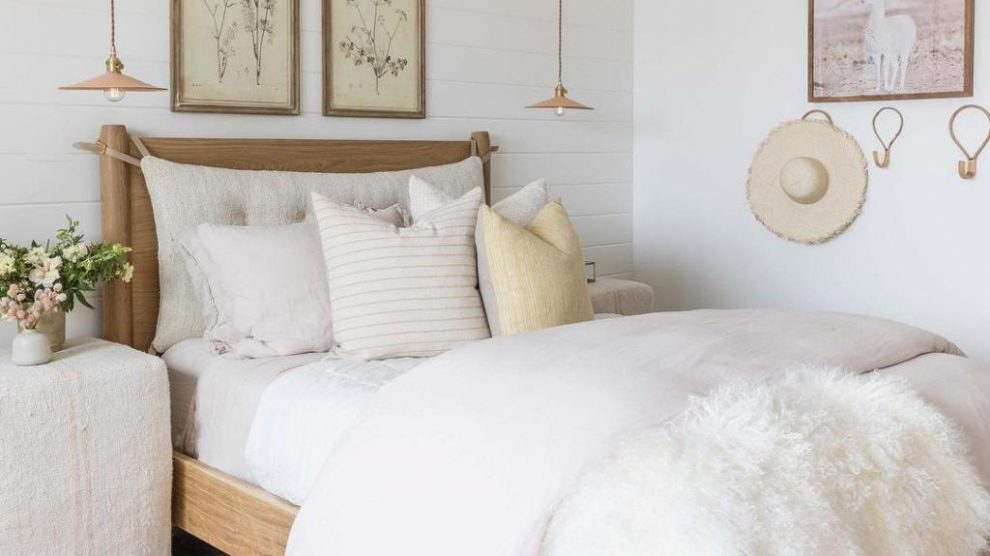 16 Cheap and Easy Bedroom Decorating Ideas